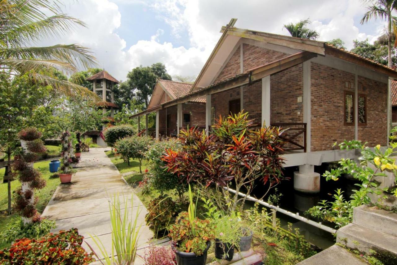 Disaster Oasis Hotel Kaliurang Exterior photo