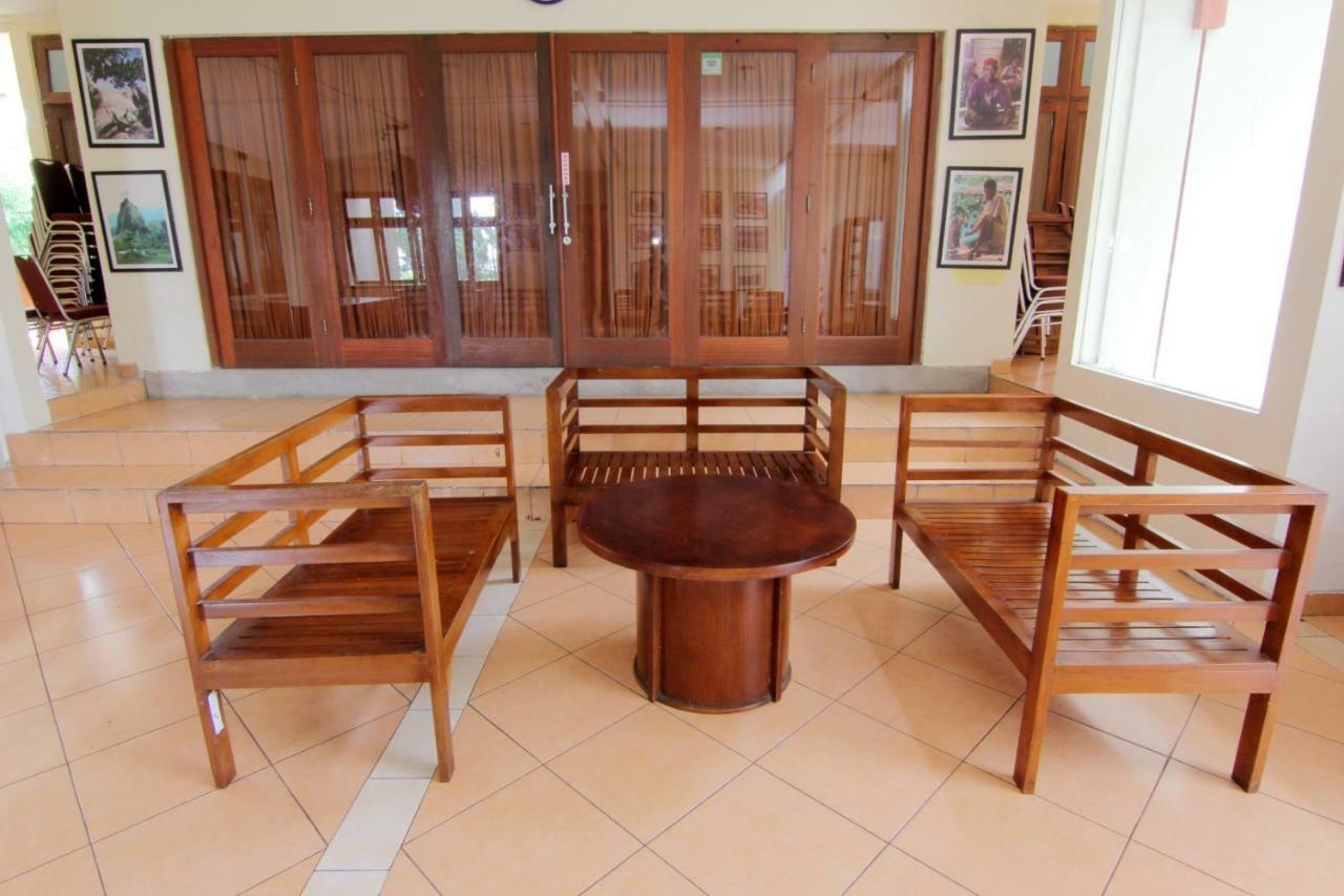 Disaster Oasis Hotel Kaliurang Exterior photo